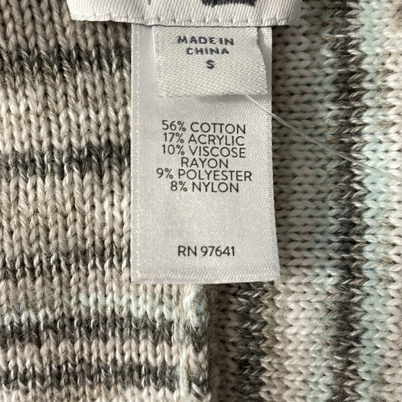 J.Jill Dovegrey Three Button Sweater - Picture 6 of 6